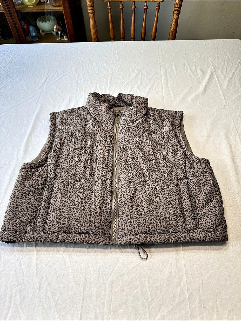 Thread & Supply Leopard Print Zip Vest Size Small Like New